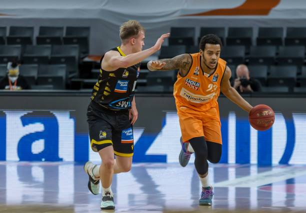 人手显然是 人手显然是