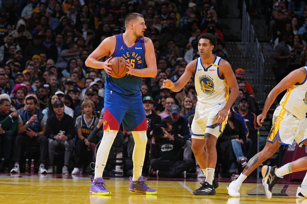 对年轻球员 对年轻球员