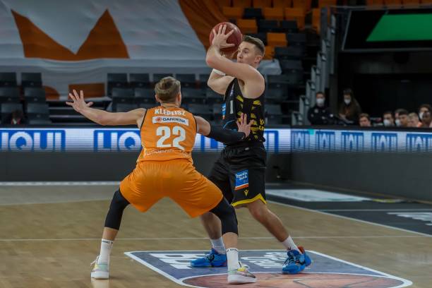 和精准的投 和精准的投