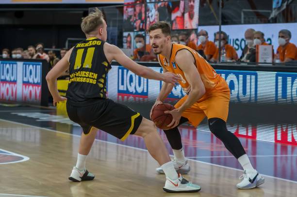 处于职业生 处于职业生